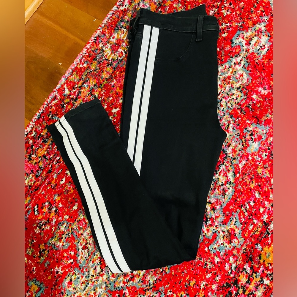 Rag and bone black high rise skinny leg jean with white stripe down sides